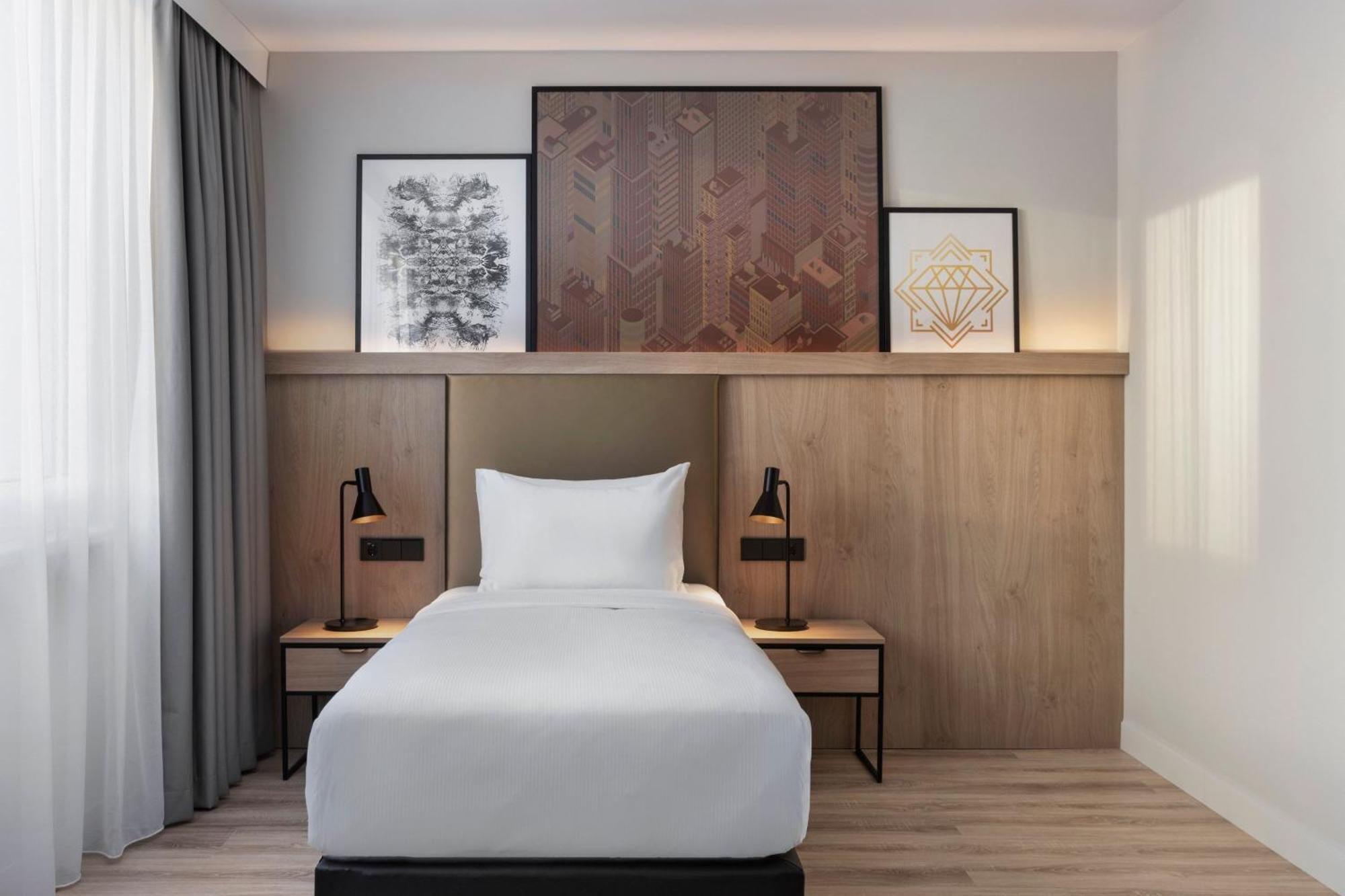 By Marriott East Appart hôtel 4*