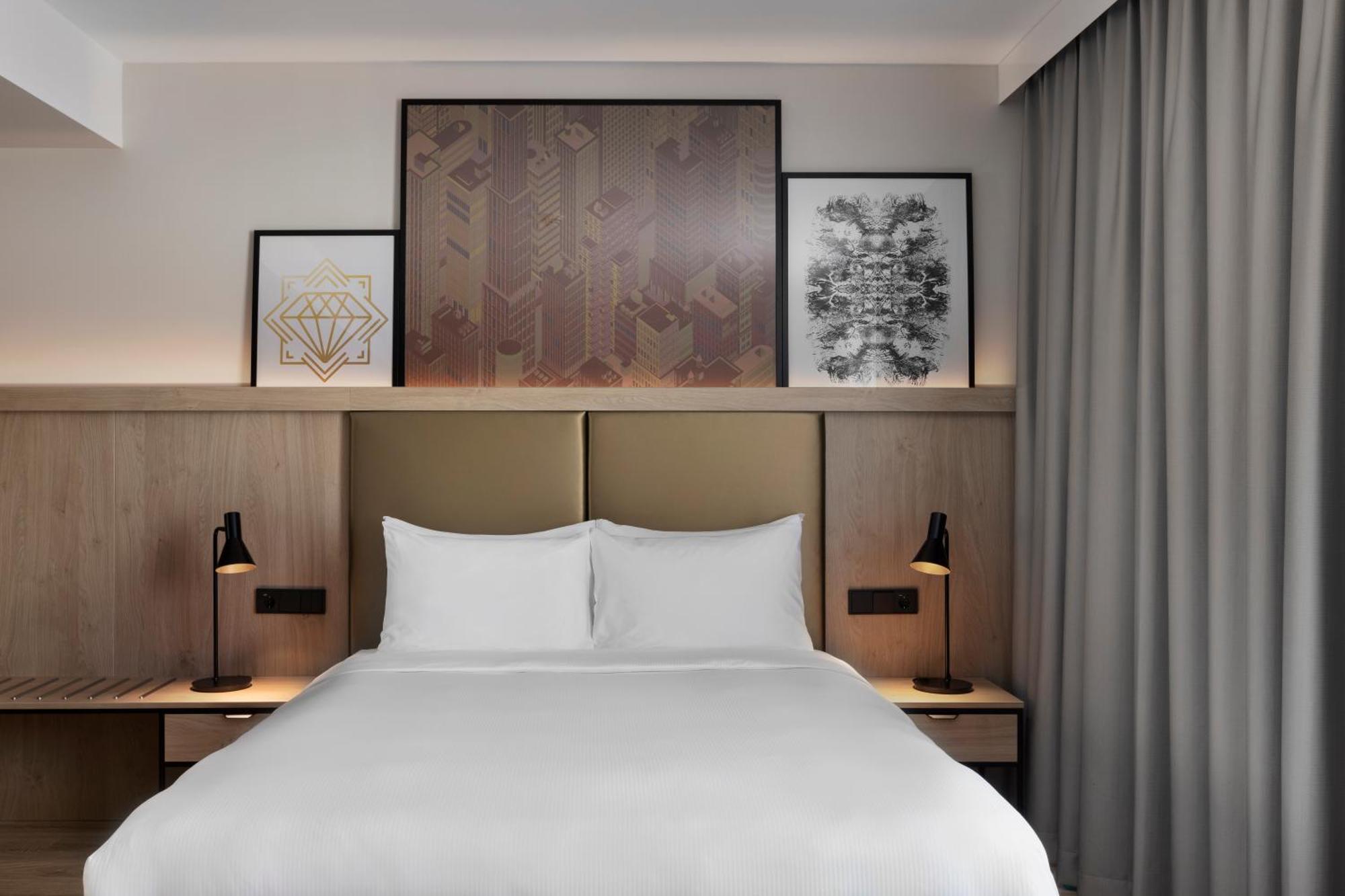 Hotel apartamentowy By Marriott East 4*