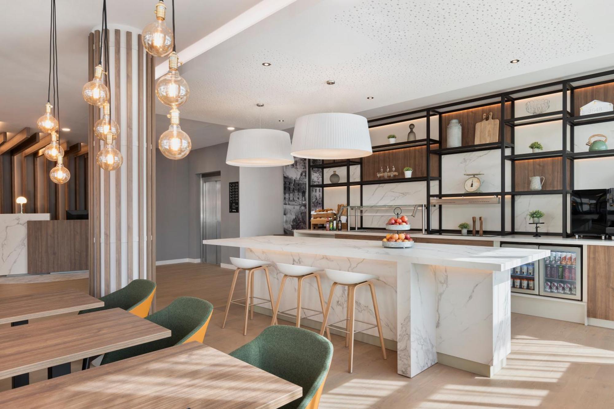 By Marriott East Appart hôtel